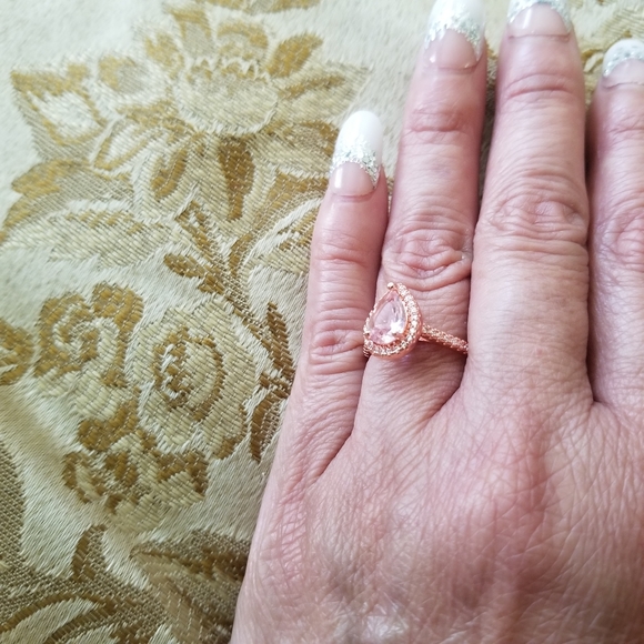 Rose Gold Pink stone Ring - Picture 5 of 6